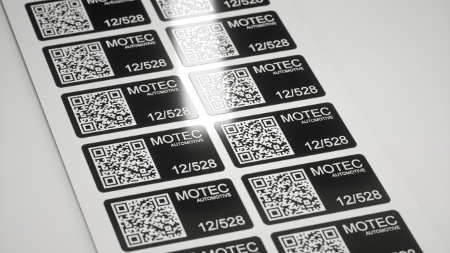 tesa® 6930 schwarz mit QR Code und Text, entgittert
Image